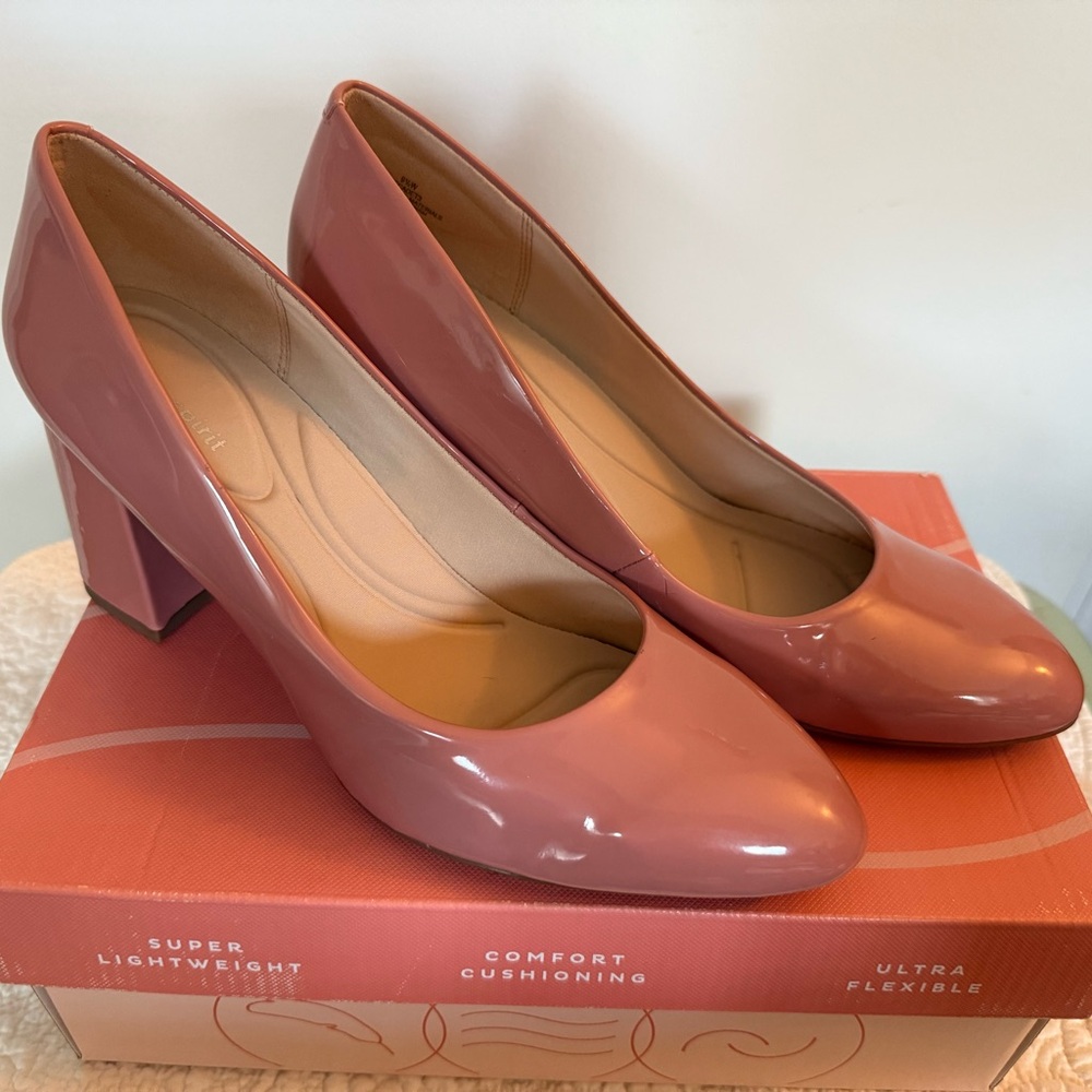 Easy Spirit Cadet 3 Pump Heel Comfort Shoes Vegan Leather 9.5 W NIB